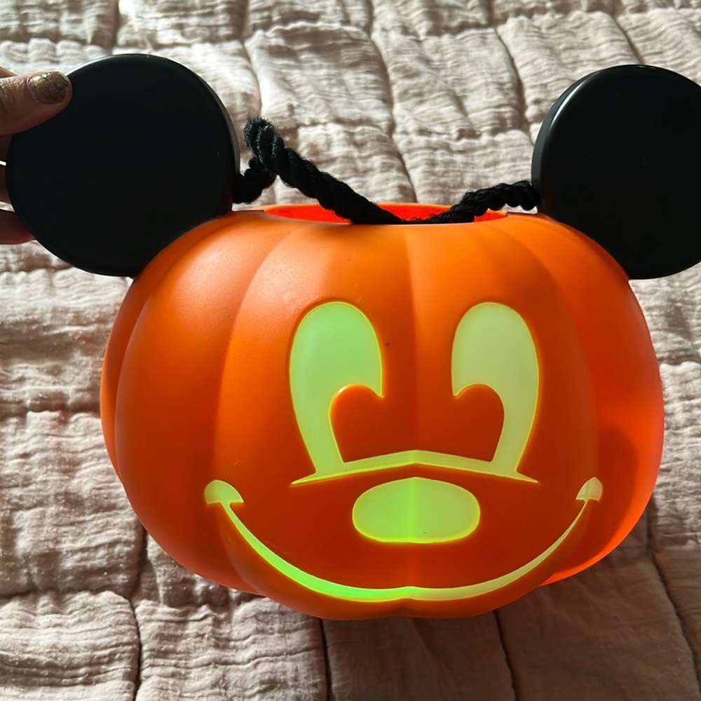 Mickey pumpkin head light up trick or treat basket